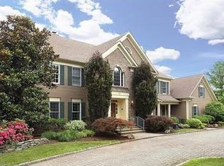 72 Apple Hill Dr, Gillette, NJ 07933
