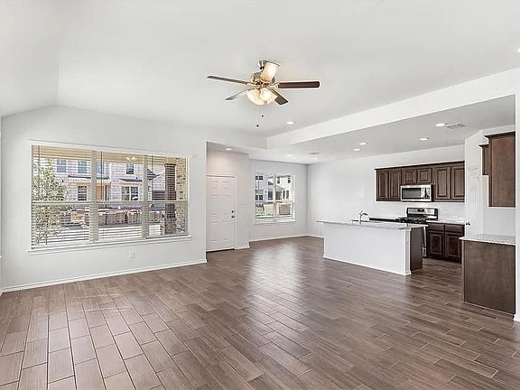 2nd image of 1740 Emilia Dr
