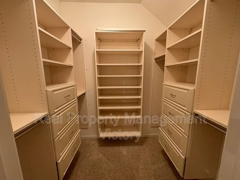 4248 Ashwood Cv — Photo 11