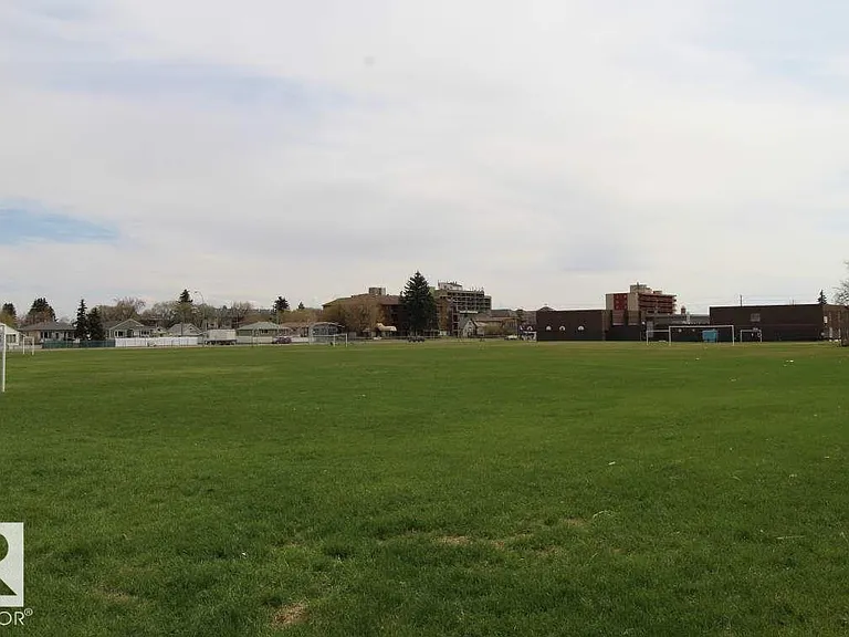107 Village Acres NW — Photo 6