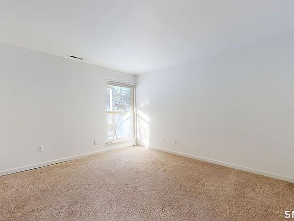 5th image of 10 Glenview Dr #10