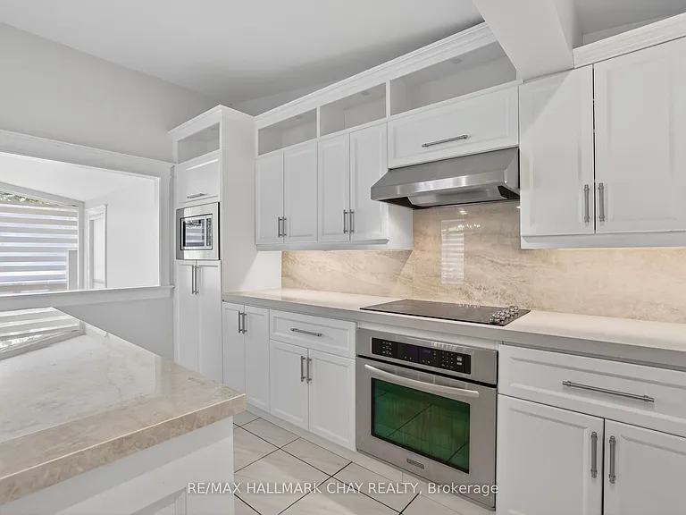 80 Beaumonde Heights Dr #UPPER — Photo 17