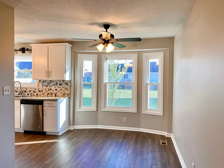 1046 Bobcat Dr — Photo 6