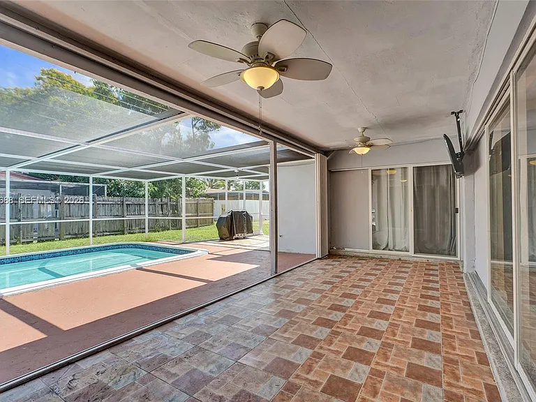 7953 Panama St — Photo 45