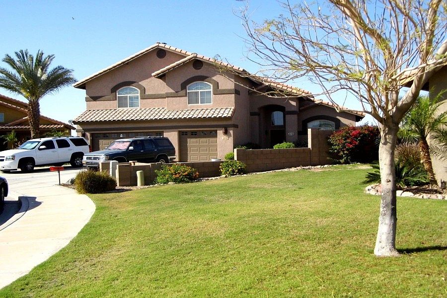 2nd image of 2619 S 46th Dr