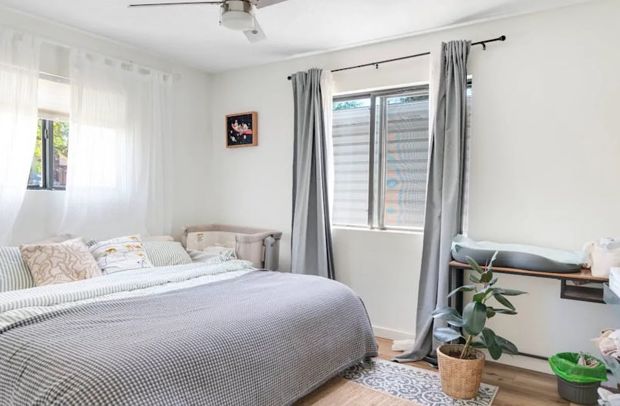 4 bed, 1.5 bath, 1152 sqft, $3,300 — Photo 3