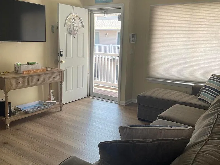 14 Bay Blvd #7 — Photo 7