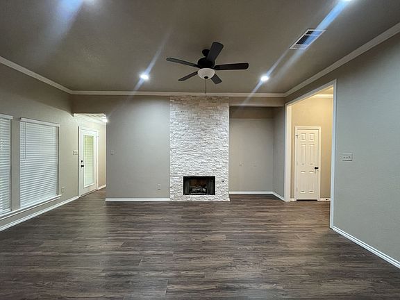 2nd image of 204 Carlsbad Dr
