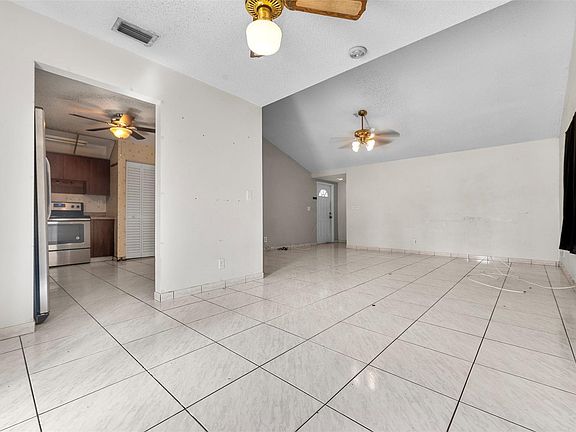 4th image of 2803 NW 108th Terrace