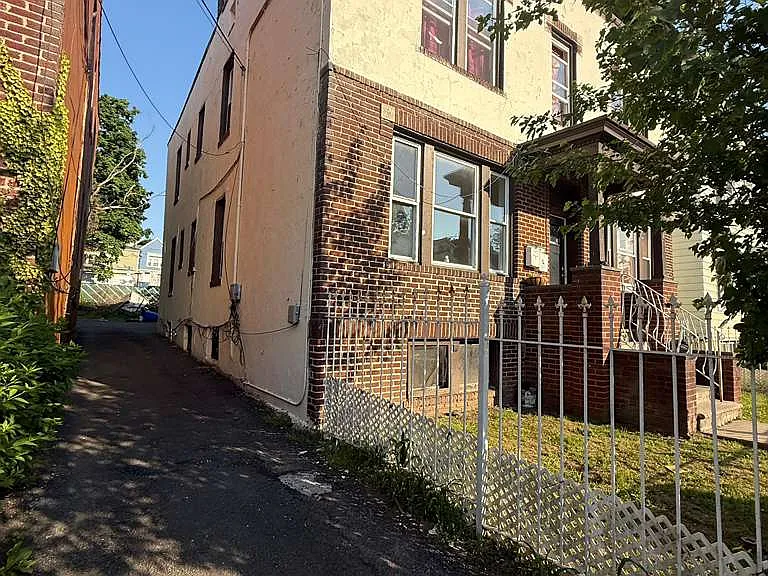88 Grace St #1 — Photo 7
