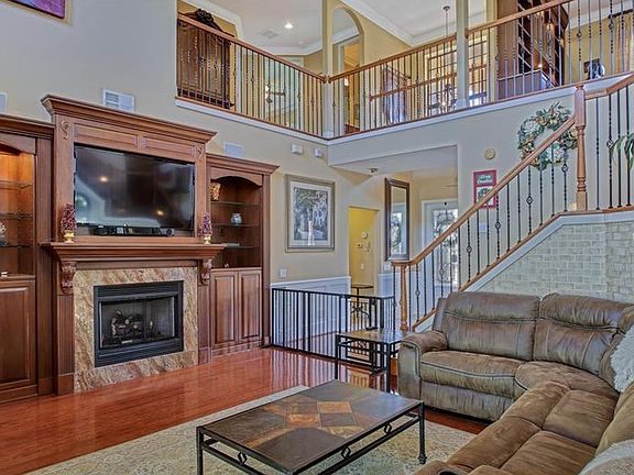 4th image of 3821 Ivydale Ct