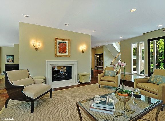4th image of 8 Lakewood Dr