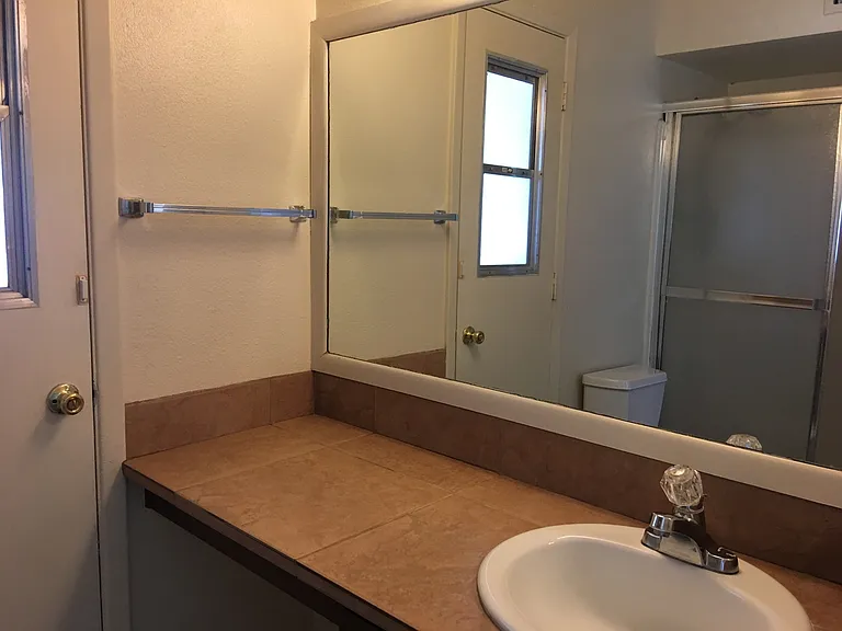 1933 E Apollo Ave — Photo 17