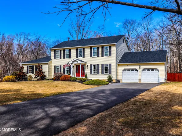 6 Hyacinth Court, Cream Ridge, NJ 08514