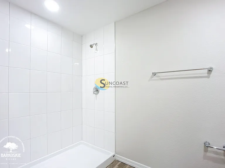 Oakfield at Mandarin — Photo 84