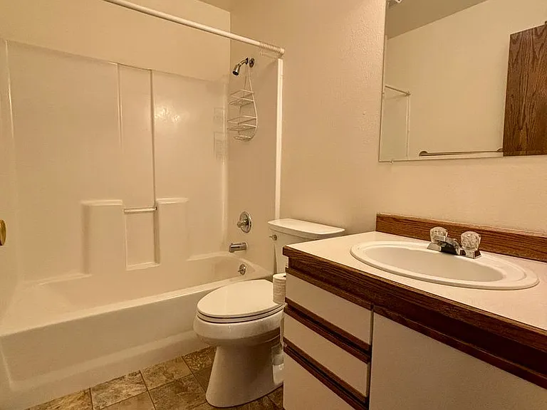 913 N. Park Ave — Photo 15