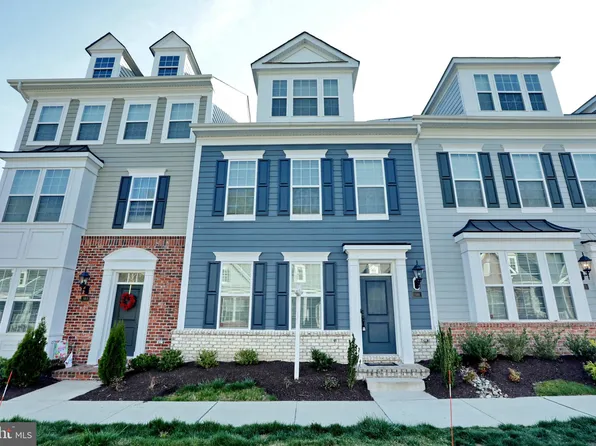 381 Buckeye Cir, La Plata, MD 20646