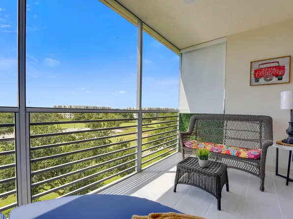 3800 Oaks Clubhouse Drive #503, Pompano Beach, FL 33069