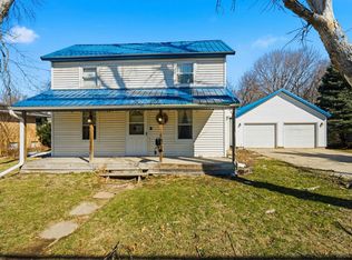 708 3rd St SE, Independence, IA 50644