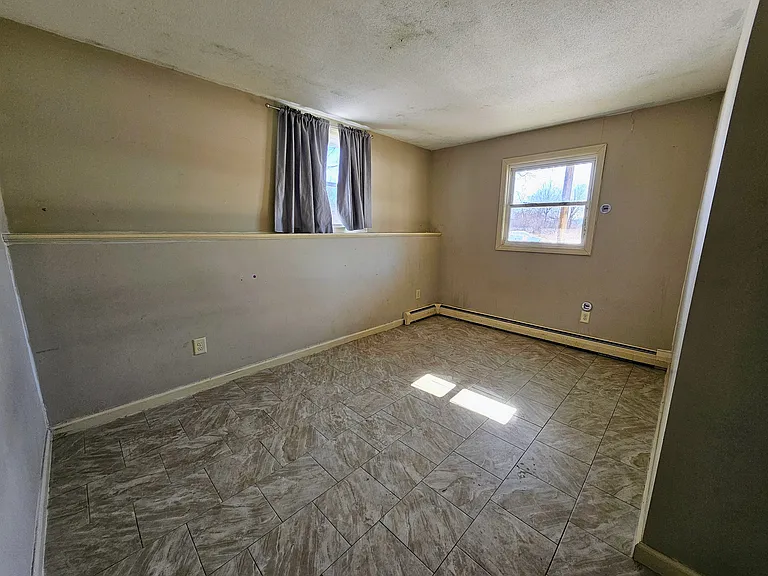 293 Russell St #B — Photo 3