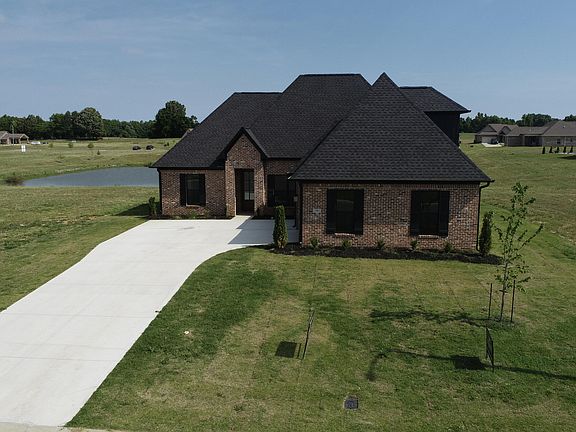 2nd image of 74 Cobblestone Xing