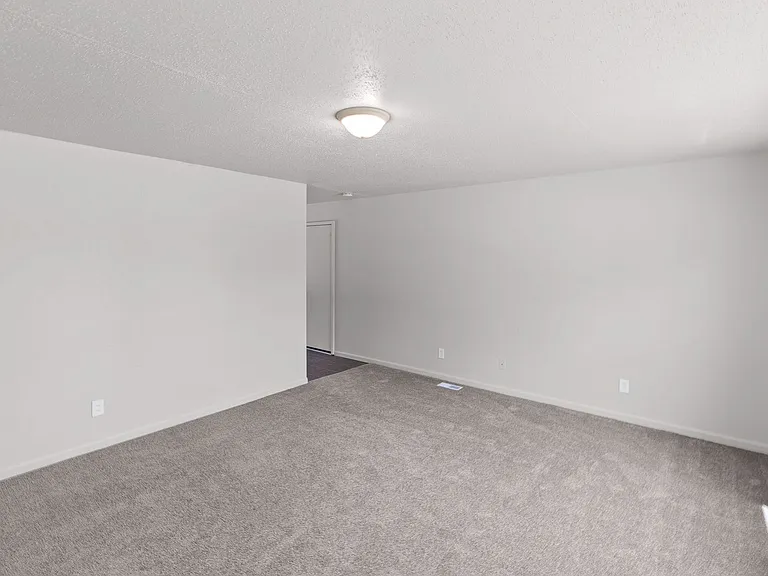 47 Saint Henry Dr — Photo 2