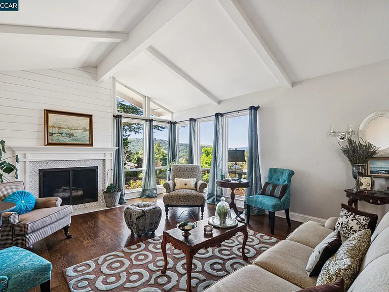 1933 Joseph Dr — Photo 23