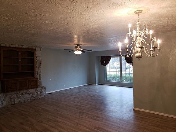 3rd image of 2142 Melrose Ct