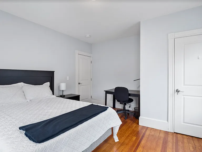 139 Adams St — Photo 4