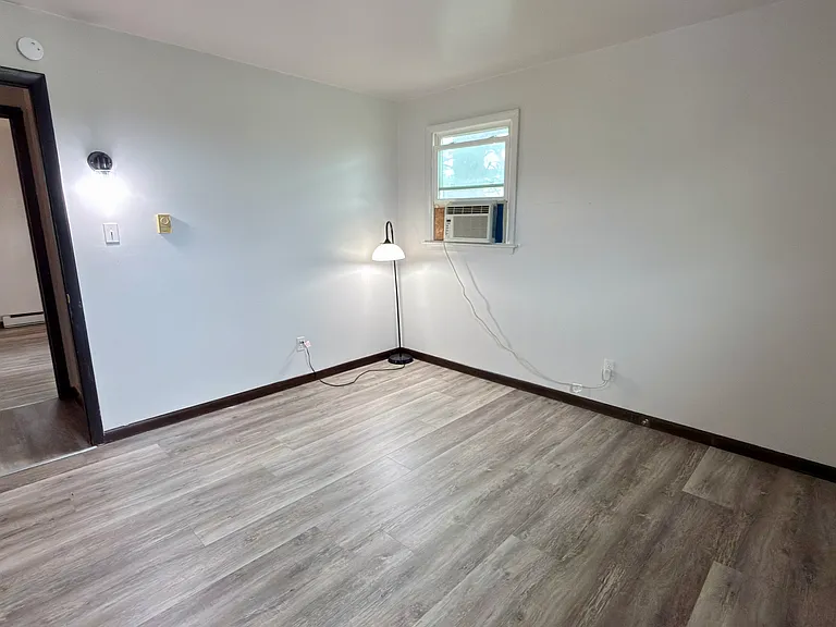 1015 E Hamilton St — Photo 28