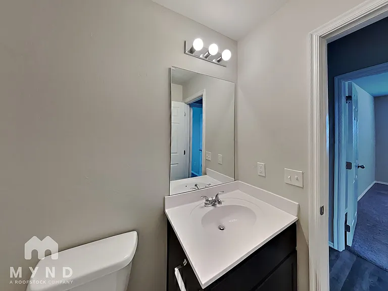 1716 Lanesboro Dr — Photo 12