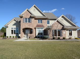 W227N3554 Wyndemere Ct, Pewaukee, WI 53072