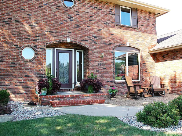 3821 Kates Ct, Manhattan, KS 66503