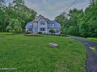 162 Spruce Run Dr, Dingmans Ferry, PA