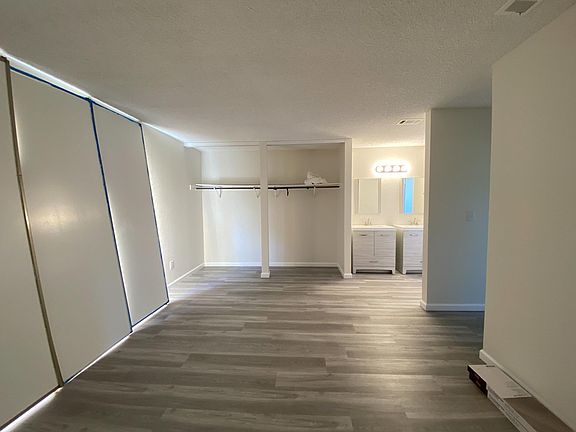 5th image of 440 Phoenix Cir