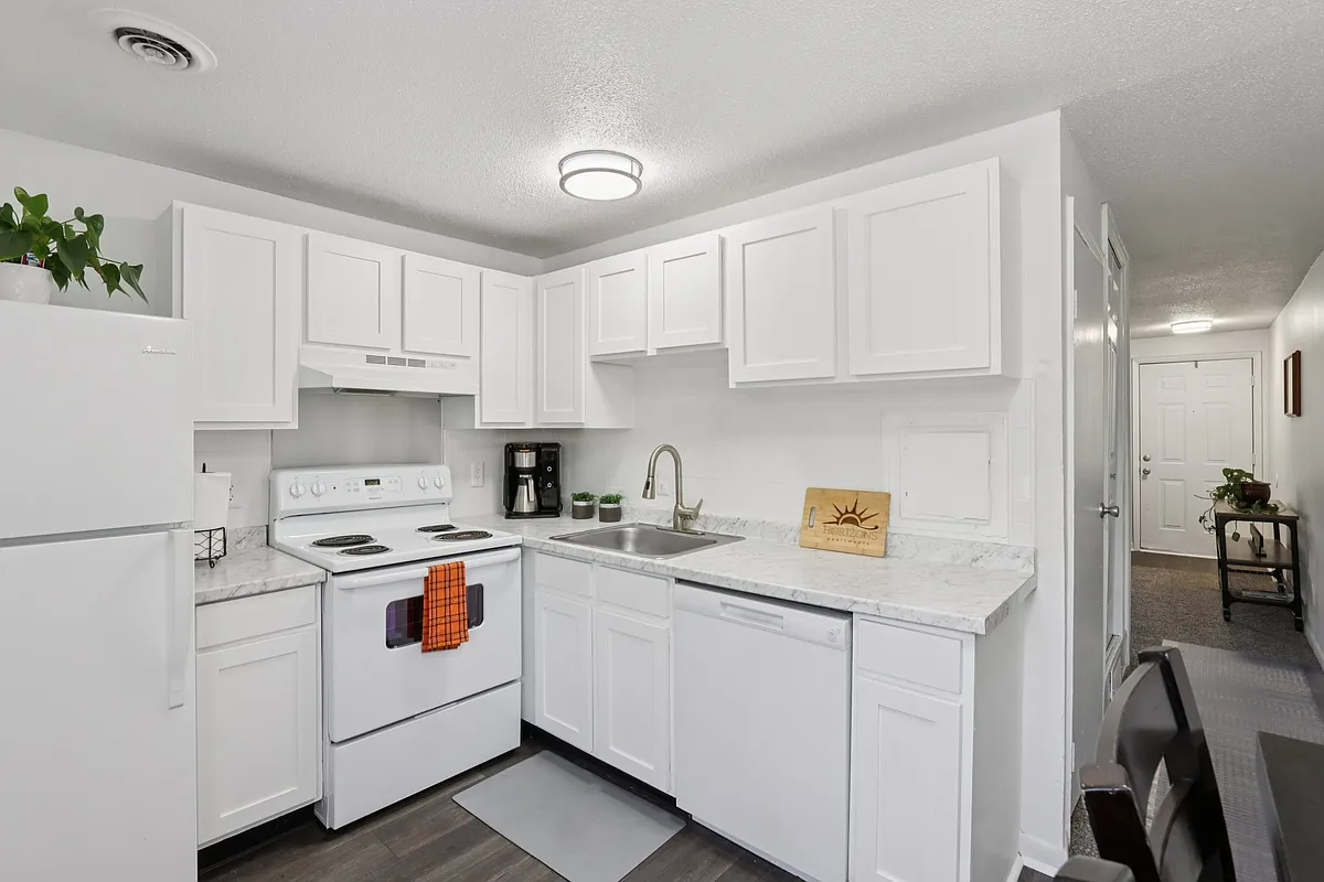 Building Photo - Horizons Apartments