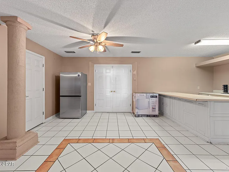 301 Fairway Blvd — Photo 22