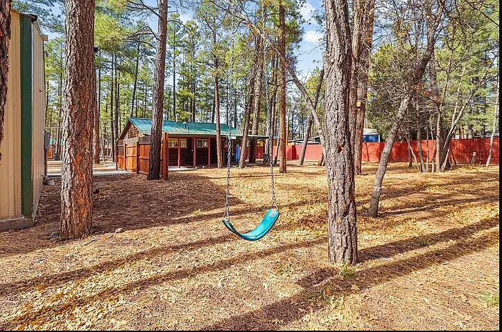 515 Lilly Dr — Photo 14