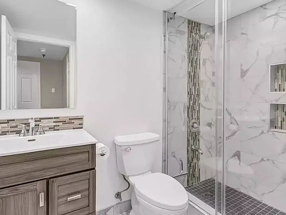 5th image of 1470 Summer St #701