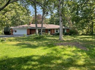 24321 N Elm Rd, Lake Forest, IL 60045