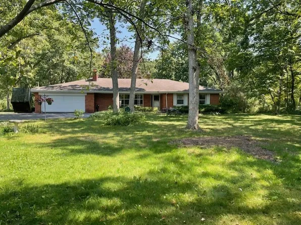 24321 N Elm Rd, Lake Forest, IL 60045