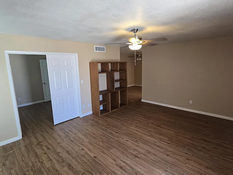5128 W Surrey Ave — Photo 6