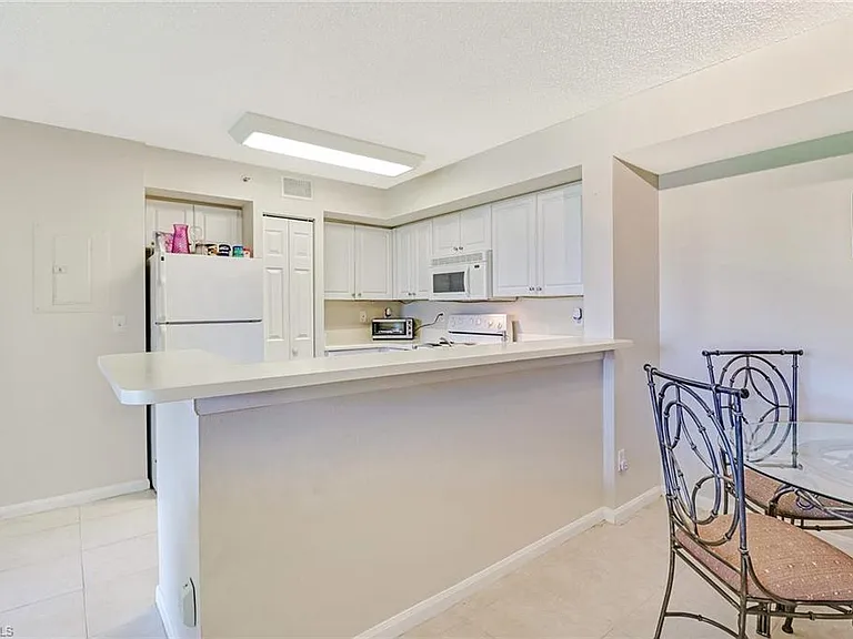 1265 Wildwood Lakes Blvd #106 — Photo 3