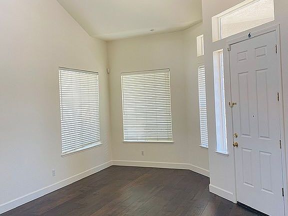 3rd image of 34766 Klondike Dr