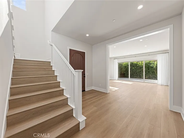 207 Alora — Photo 11