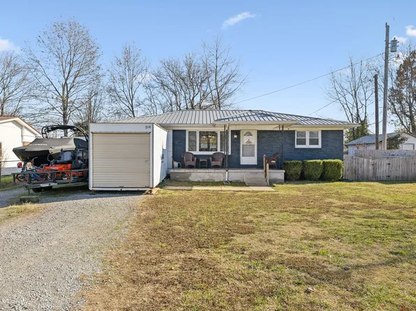 409 Collins St, Hohenwald, TN 38462