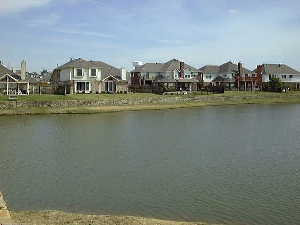 2621 Waterford Way, Carrollton, TX 75006
