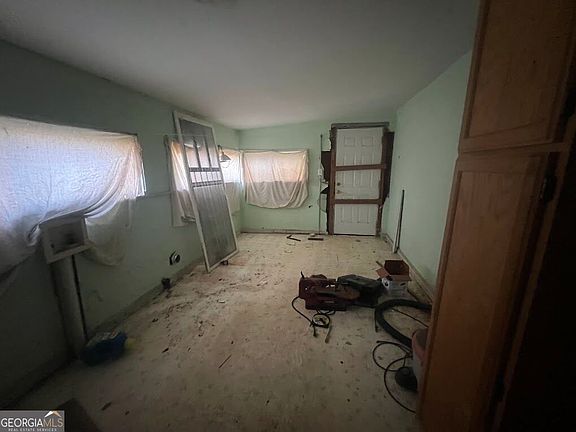 4th image of 488 Lawrence St