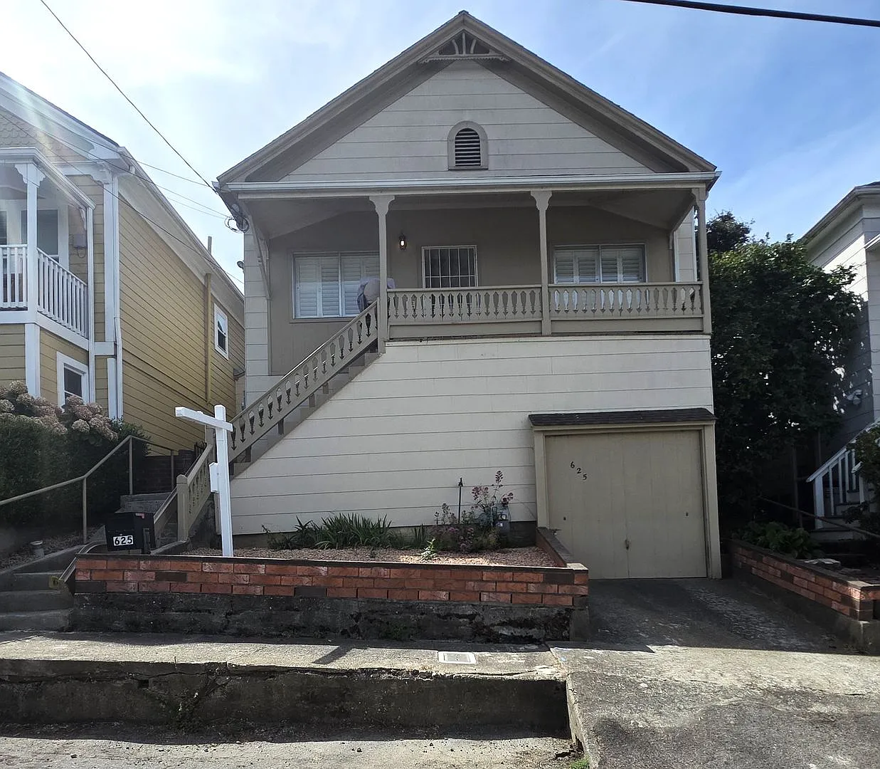 Charming 2bd/1ba HOUSE in Crockett Available NOW~ — Photo 1