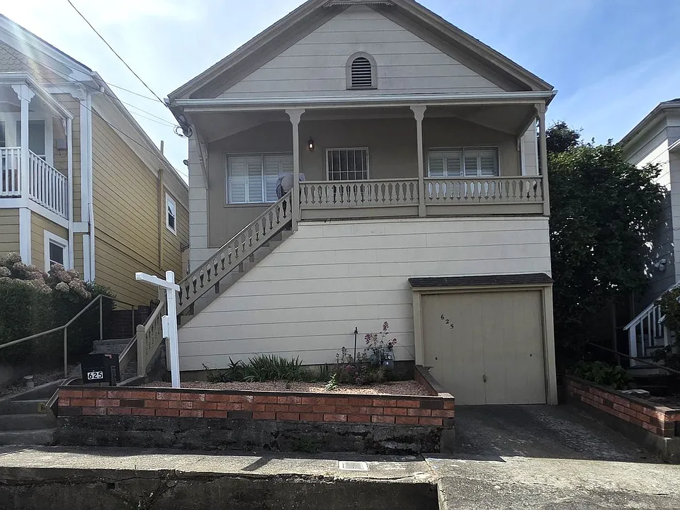 625 Winslow St